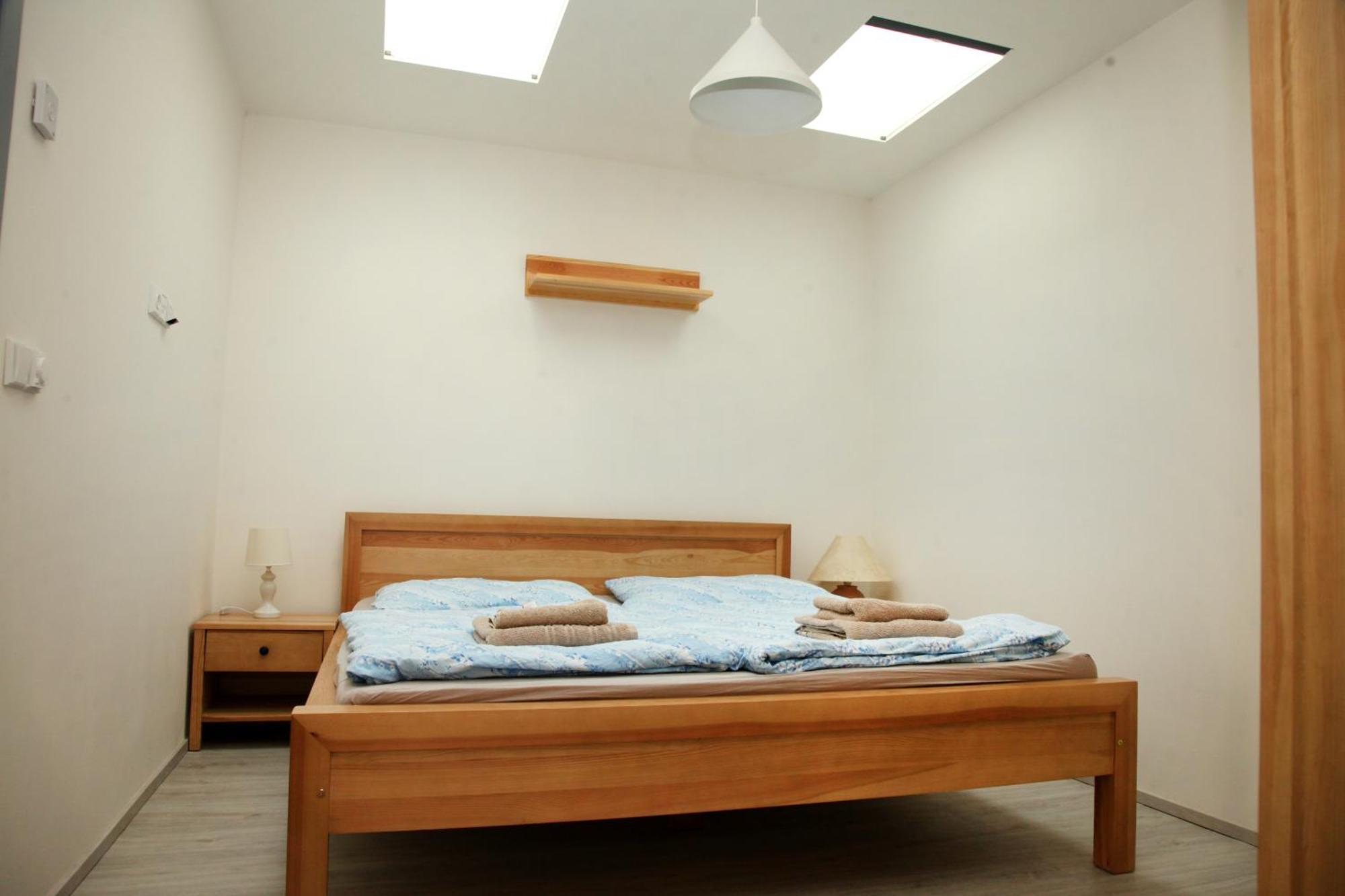 Apartman Ve Mlyne Trebotov Esterno foto