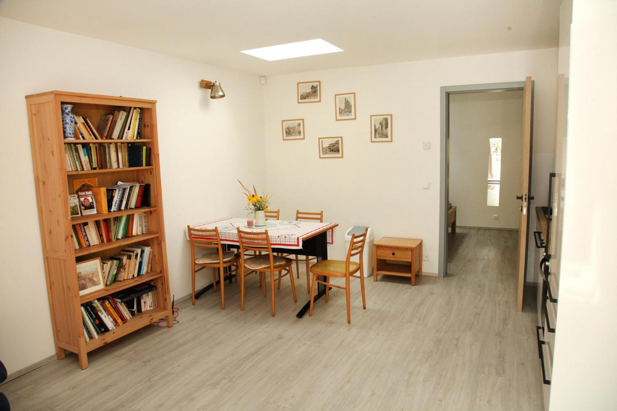 Apartman Ve Mlyne Trebotov Esterno foto