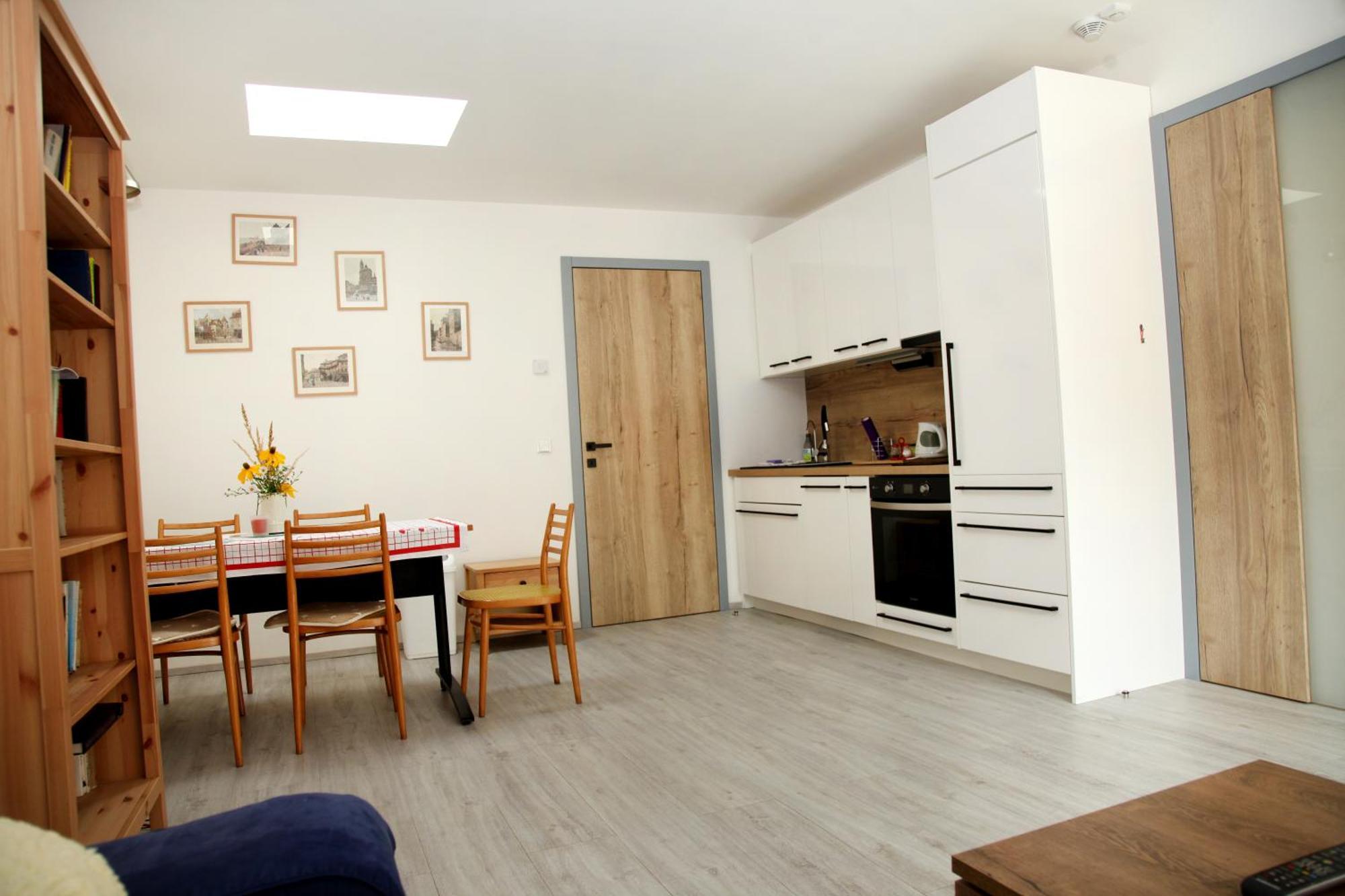 Apartman Ve Mlyne Trebotov Esterno foto
